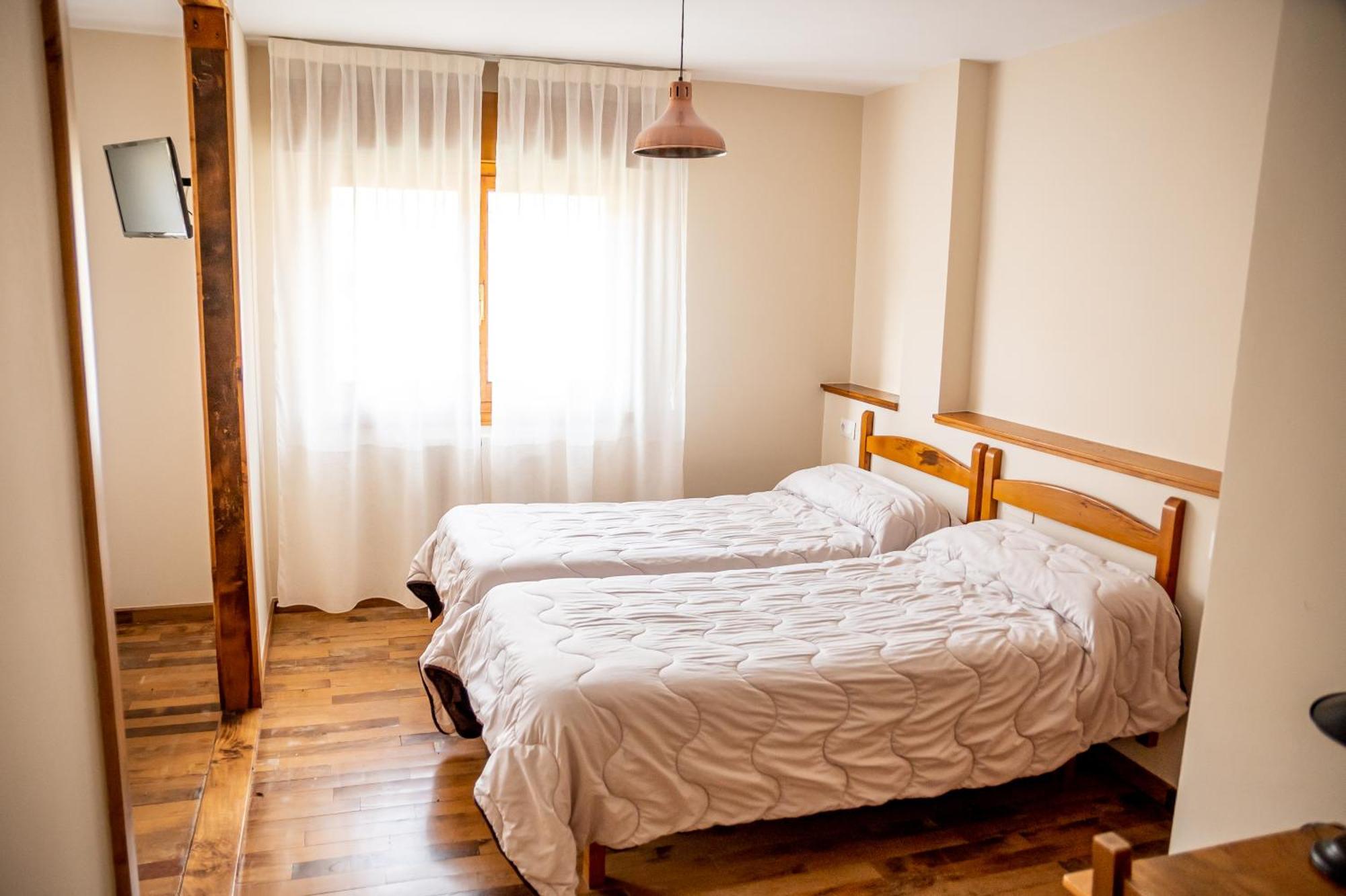 Hostal Restaurante Ventasierra Valdore Bilik gambar